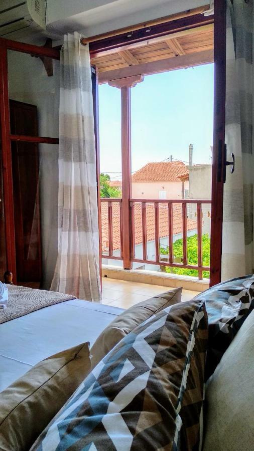 Ilaira Aparthotel Skala Eresou Bagian luar foto